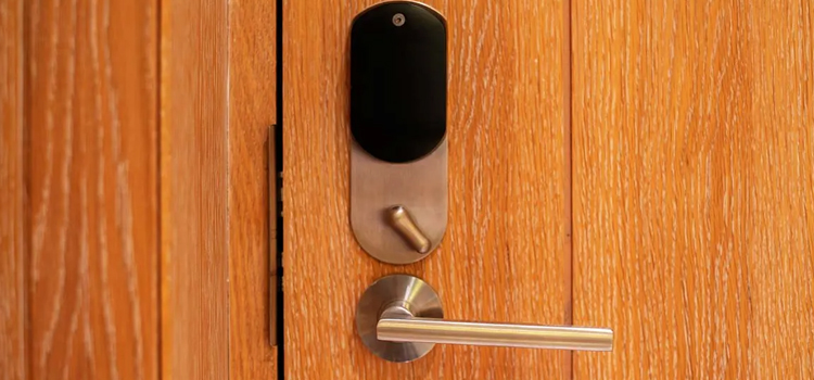 Automatic Locking Door Knob Grover Beach